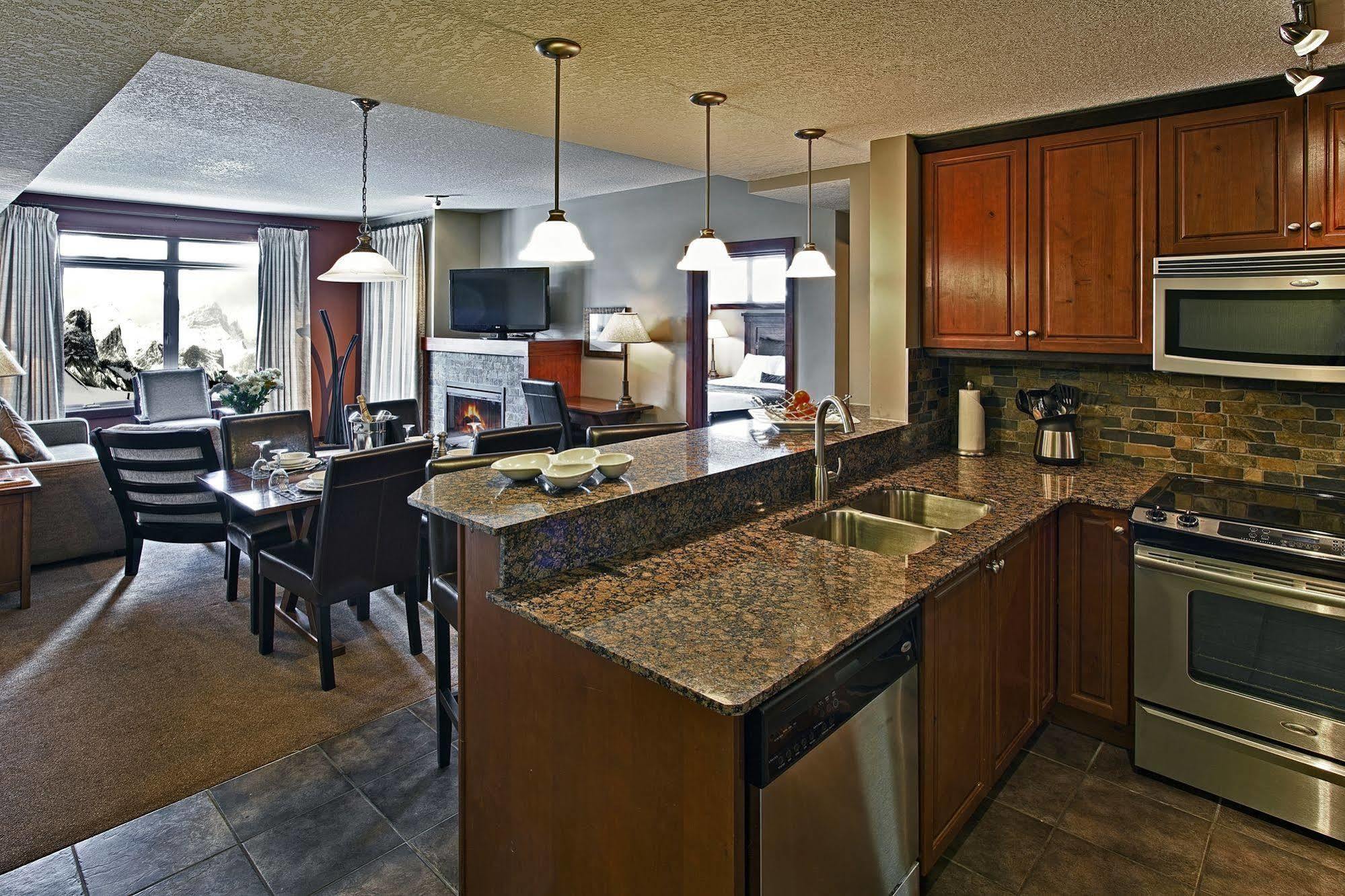 Blackstone Mountain Lodge By Clique Canmore Kültér fotó